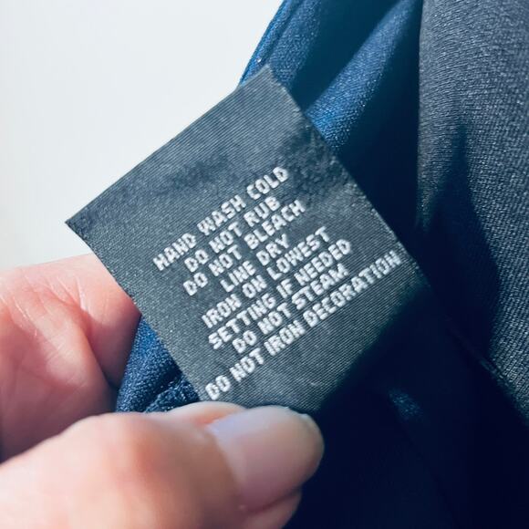 B. Darlin Dress Navy Floral Embroidered Halter Knit Fit & Flare NWT $59 13/14 - Picture 6 of 7